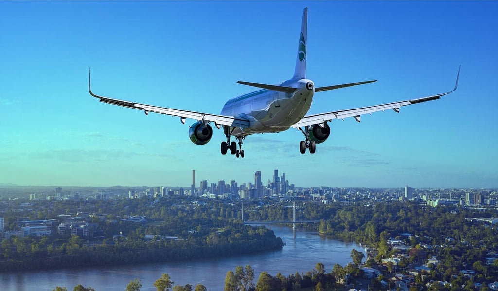 ¿Puedo llevar jeringas y agujas en el avión?